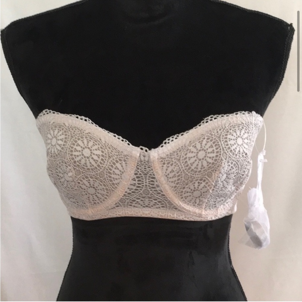 #32 Free People Starla Strapless Underwire Bra